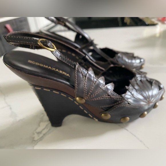 BCBGMaxAzria Brown leather wedge Heels with Stitch Detail 7.5 - Picture 5 of 8